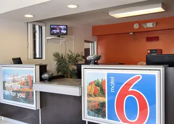 Motel 6 Middleburg Heights, OH - Cleveland hotel thumbnail 3