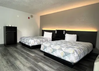 Motel 6 Middleburg Heights, OH - Cleveland hotel thumbnail 7