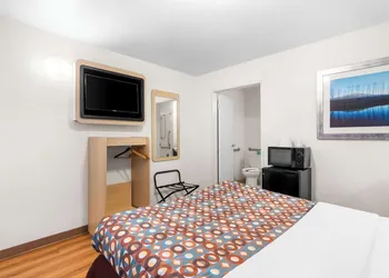 Americas Best Value Inn Stillwater hotel thumbnail 6