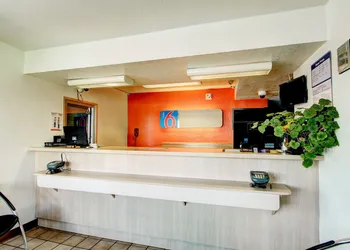 Motel 6 Denver, CO - Airport hotel thumbnail 2