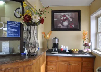 Best Rest Inn hotel thumbnail 2