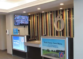 Motel 6 West Des Moines, IA hotel thumbnail 2