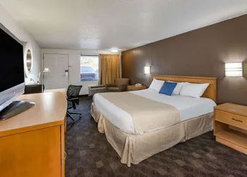 Knights Inn Flint hotel thumbnail 7