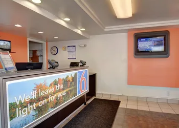 Motel 6 Chicopee, MA - Springfield hotel thumbnail 2