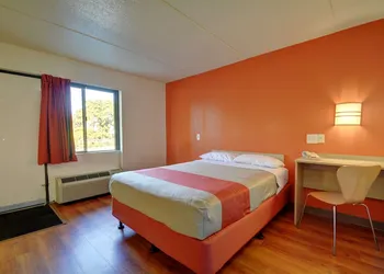 Motel 6 Chicopee, MA - Springfield hotel thumbnail 4