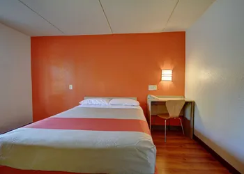 Motel 6 Chicopee, MA - Springfield hotel thumbnail 7