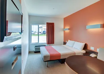 Motel 6 Roanoke, TX - Northlake - Speedway hotel thumbnail 7