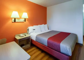 Motel 6 Lenexa, KS - Kansas City Southwest hotel thumbnail 7