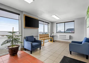 Park Inn by Radisson, Fargo West Acres hotel thumbnail 2