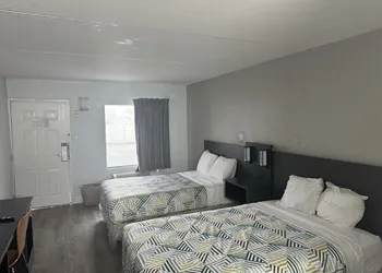 Travelodge by Wyndham Norfolk Airport hotel thumbnail 7