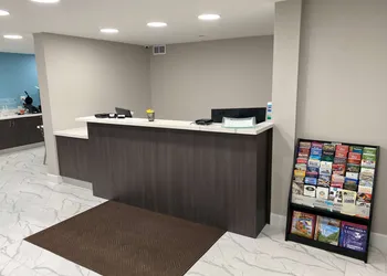 Days Inn by Wyndham Waco University Area hotel thumbnail 2
