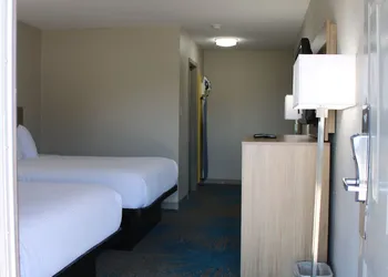 Days Inn by Wyndham Waco University Area hotel thumbnail 7
