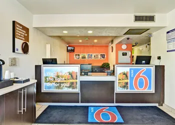 Motel 6 Pittsburgh PA - Crafton hotel thumbnail 3