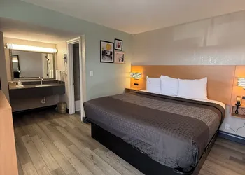 Americas Best Value Inn Ponca City hotel thumbnail 3