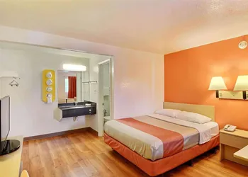 Travelodge by Wyndham Brattleboro VT hotel thumbnail 4