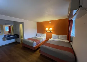 Travelodge by Wyndham Brattleboro VT hotel thumbnail 8