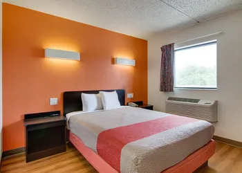 Motel 6 Salina, KS hotel thumbnail 3