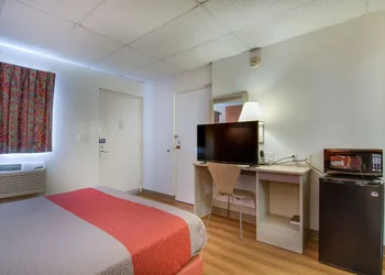 Motel 6 Salina, KS hotel thumbnail 4