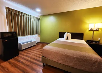 Motel 6 Baytown, TX - Baytown East hotel thumbnail 8