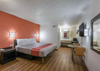 Motel 6 Dothan, AL hotel thumbnail 5