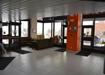 Premium Inn & Suites Calgary Airport hotel thumbnail 2