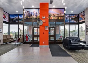 Premium Inn & Suites Calgary Airport hotel thumbnail 3