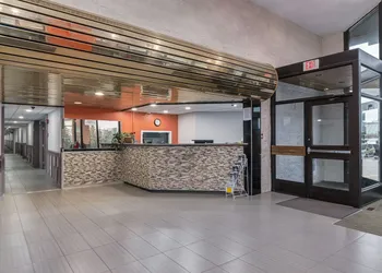 Premium Inn & Suites Calgary Airport hotel thumbnail 8