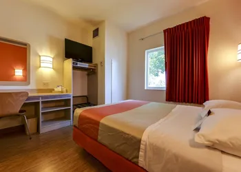 Motel 6 Mississauga, ON - Toronto hotel thumbnail 7