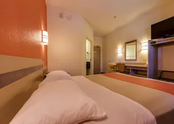 Motel 6 Mississauga, ON - Toronto hotel thumbnail 8