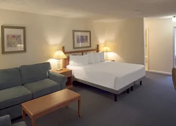 Robin Hood Inn & Suites hotel thumbnail 8