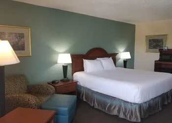 Baymont by Wyndham Sarasota hotel thumbnail 7