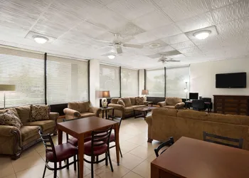 Days Inn by Wyndham Jacksonville Airport hotel thumbnail 3