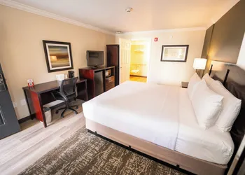 Mai Hana Hotel & Suites hotel thumbnail 5