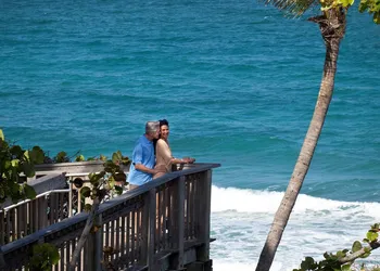 Jupiter Beach Resort & Spa hotel thumbnail 3