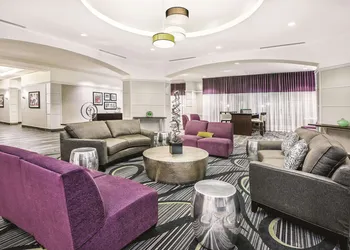 La Quinta Inn & Suites by Wyndham San Antonio Riverwalk hotel thumbnail 3