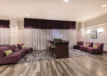 La Quinta Inn & Suites by Wyndham San Antonio Riverwalk hotel thumbnail 4
