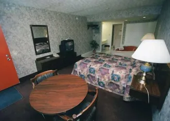 Kings Inn Near The Falls hotel thumbnail 6