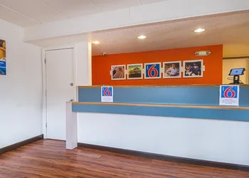 Motel 6 Knoxville, TN - North hotel thumbnail 4