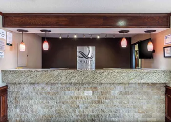 Quality Suites Addison - Dallas hotel thumbnail 3