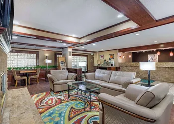 Quality Suites Addison - Dallas hotel thumbnail 4