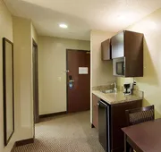 Quality Suites Addison - Dallas hotel detail image 7