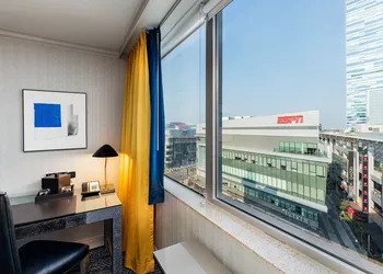 E-Central Downtown Los Angeles Hotel hotel thumbnail 4