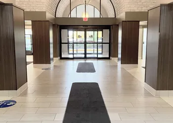 Embassy Suites by Hilton Chicago Schaumburg Woodfield hotel thumbnail 2