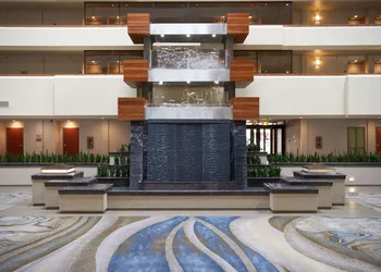 DoubleTree by Hilton Fresno Convention Center hotel thumbnail 3