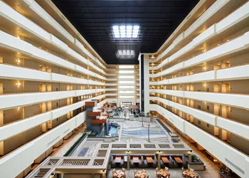 DoubleTree by Hilton Fresno Convention Center hotel thumbnail 4