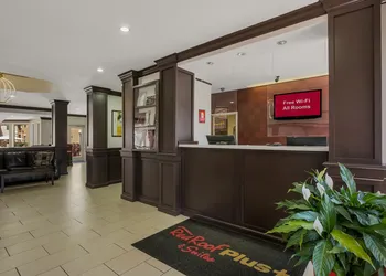 Red Roof Inn PLUS+ & Suites Knoxville West-Cedar Bluff hotel thumbnail 4