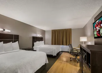 Red Roof Inn PLUS+ & Suites Knoxville West-Cedar Bluff hotel thumbnail 6
