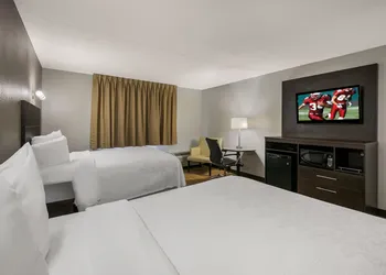 Red Roof Inn PLUS+ & Suites Knoxville West-Cedar Bluff hotel thumbnail 8