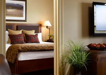 Green Mountain Suites Hotel hotel thumbnail 8