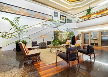 Luana Waikiki Hotel & Suites hotel thumbnail 6